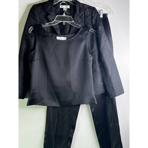 𝅺PETITE Sophisticate Silk 3 Pc Suit Pants Jacket Tank Size 6 Black Casual - Picture 1 of 11